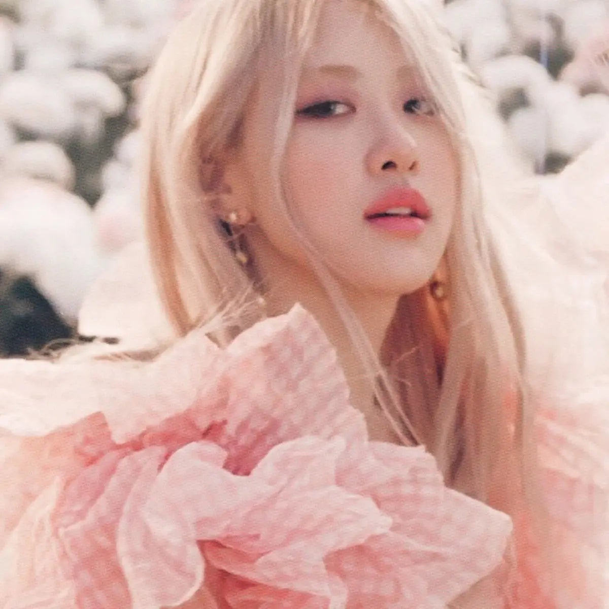 BLACKPINK Rosé Gold Drop Earrings — image 3