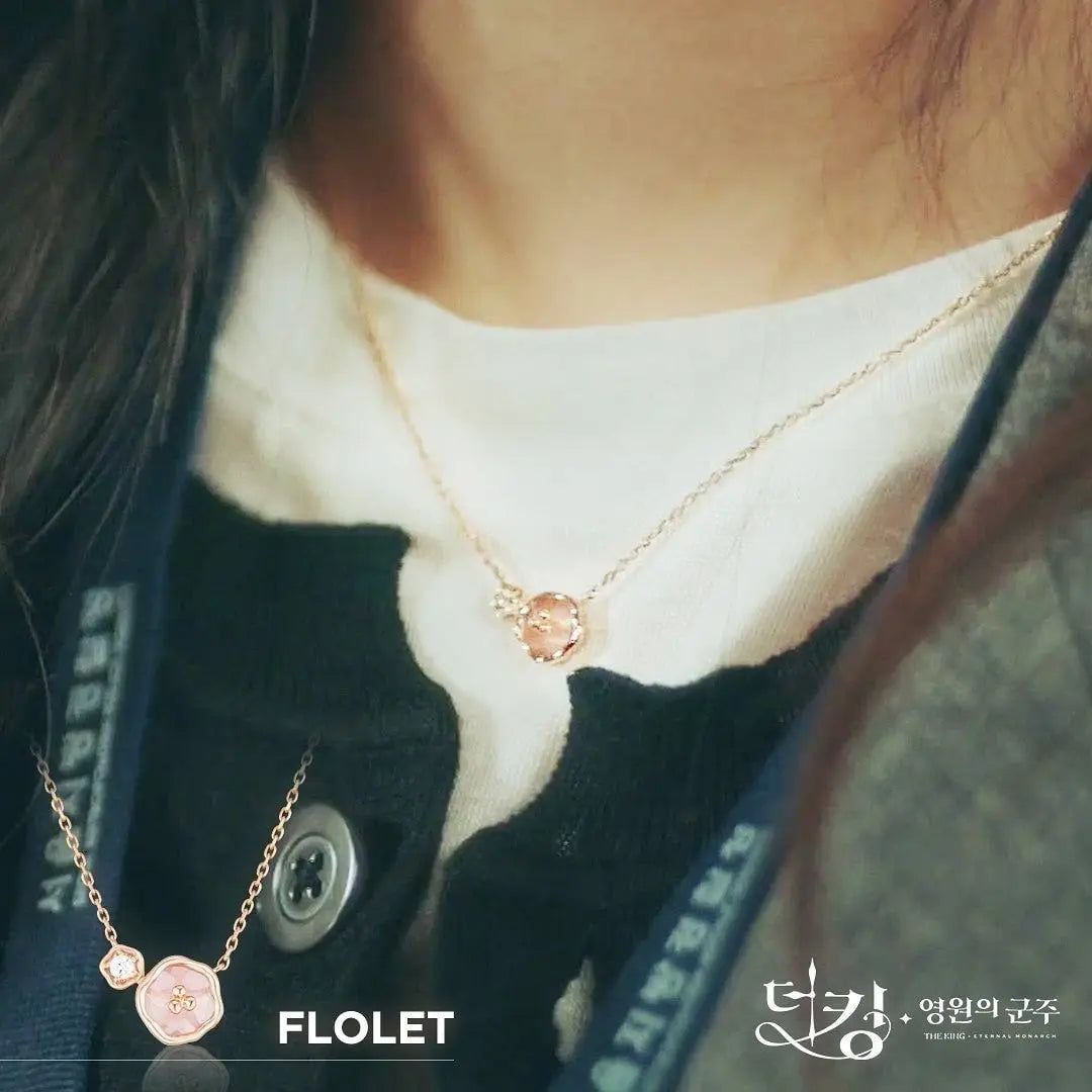 The King: Eternal Monarch Cherry Blossom Necklace & Gift Box — image 3