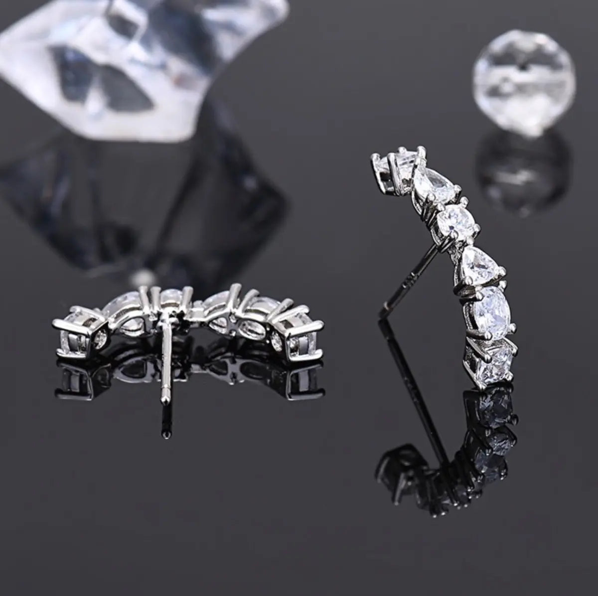 Vincenzo Hong Cha-young Crystal Earrings — image 2