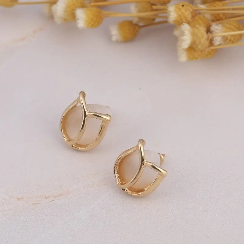 gold-tone tulip flower necklace and earrings set – image 2